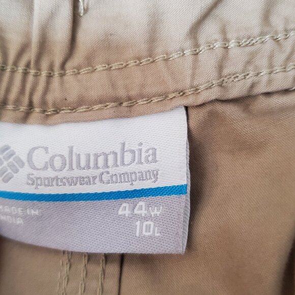 Columbia Palmdale Khaki Shorts - 44 - Picture 4 of 4